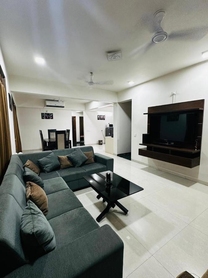 River Front Property Ahmedabad Eksteriør bilde