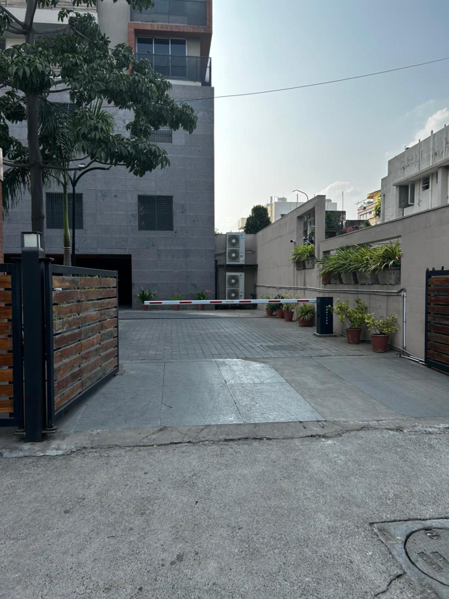 River Front Property Ahmedabad Eksteriør bilde